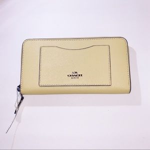 COACH Accordion Zip Wallet - NWOT